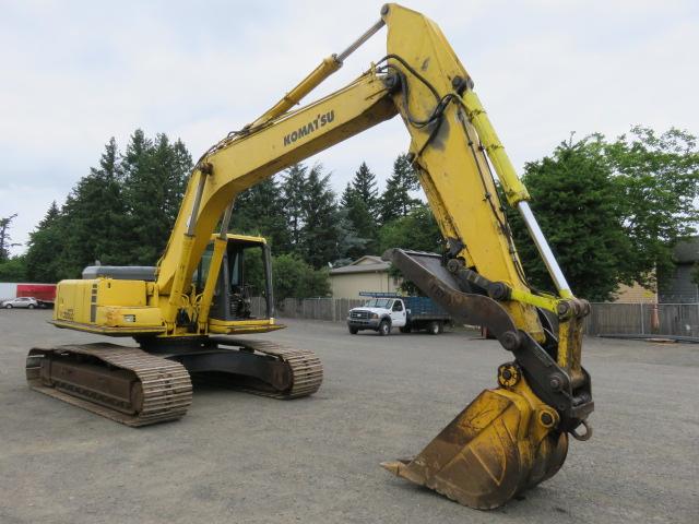 KOMATSU PC220-6 EXCAVATOR