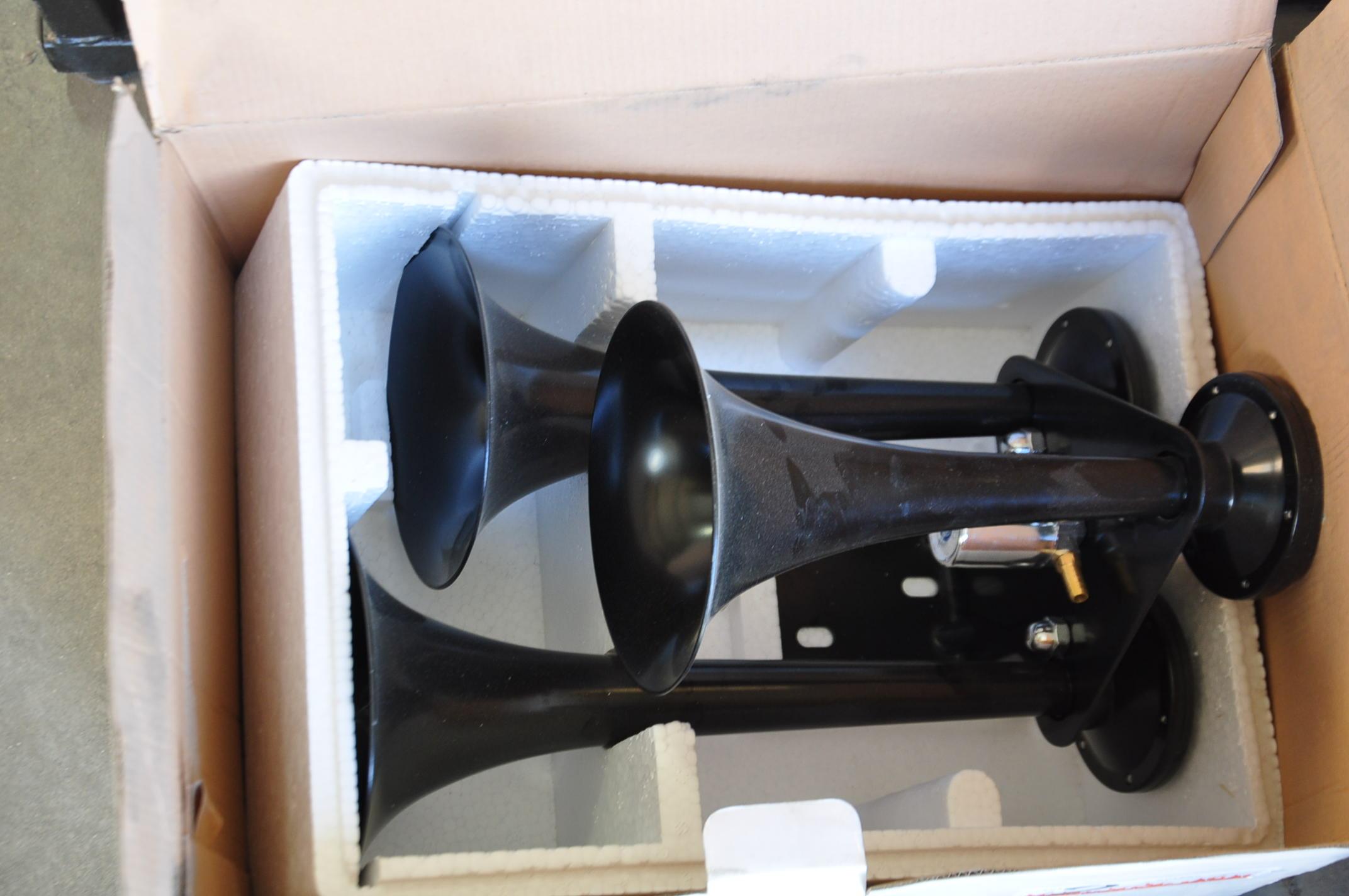 NEW IN BOX TRI AIR HORN