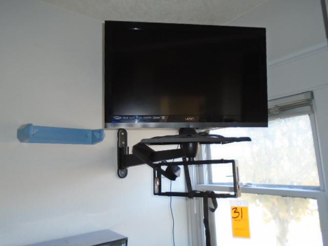 VIZIO TV W/WALL MOUNT