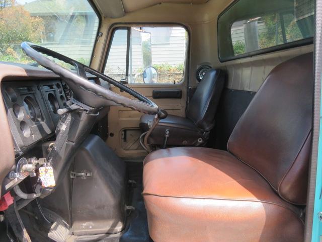 1985 INTERNATIONAL 1900 24' BOX TRUCK