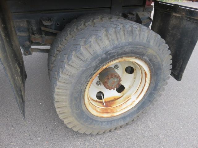 1986 FORD F700 DUMP TRUCK