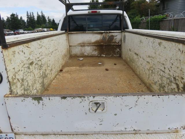 2004 FORD F350 CREW CAB UTILITY TRUCK