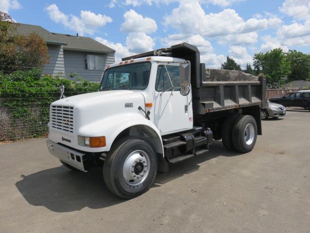 2001 INTERNATIONAL 4900 5 YARD DUMP TRUCK