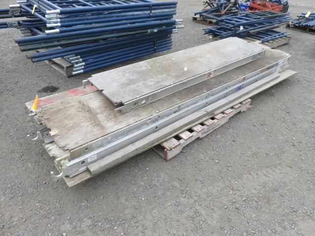 LARGE LOT OF SCAFFOLDING