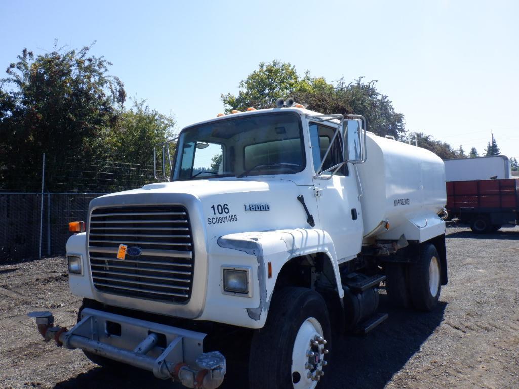 1995 FORD L8000 2000 GALLON WATER TRUCK