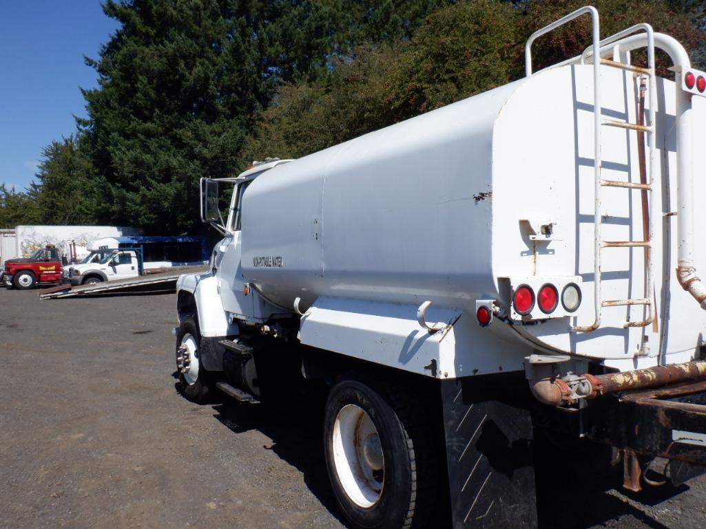 1995 FORD L8000 2000 GALLON WATER TRUCK