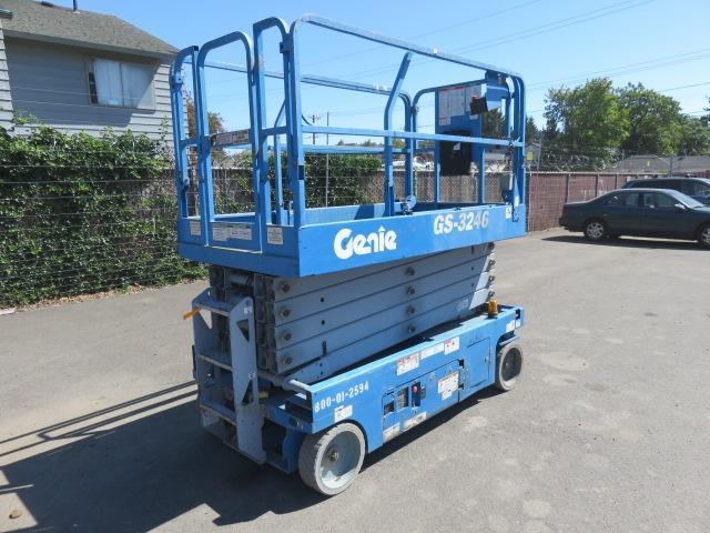 2014 GENIE GS3246 SCISSOR LIFT