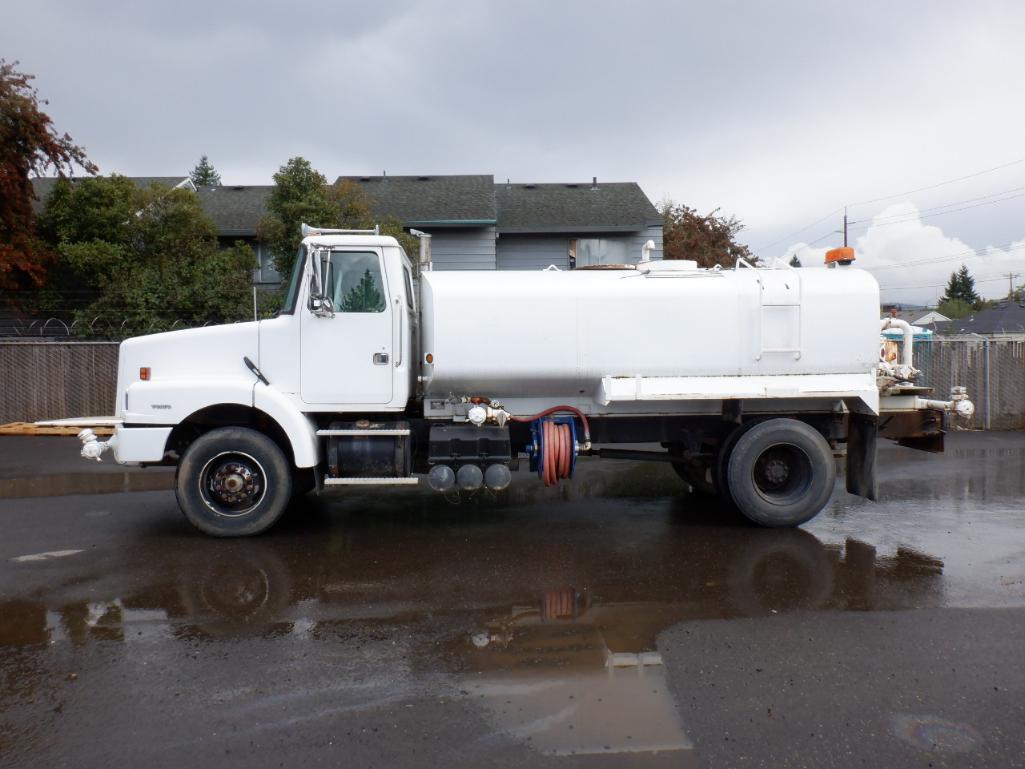 1999 VOLVO 3,000 GALLON WATER TRUCK