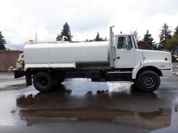 1999 VOLVO 3,000 GALLON WATER TRUCK