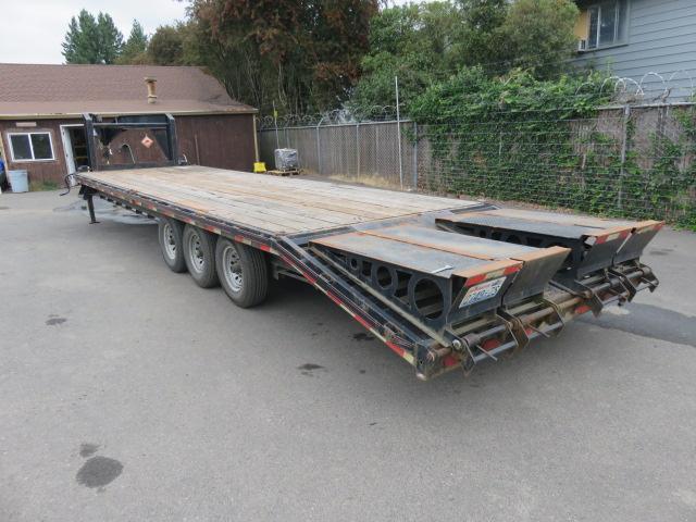 2013 MIRAGE 8' X 31' GOOSE NECK TRAILER