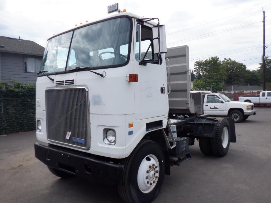 1989 VOLVO COE DAY CAB TRACTOR