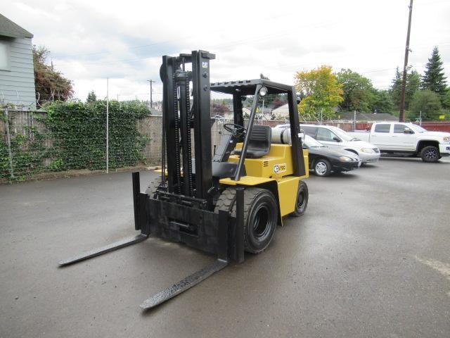 CATERPILLAR V70C FORKLIFT