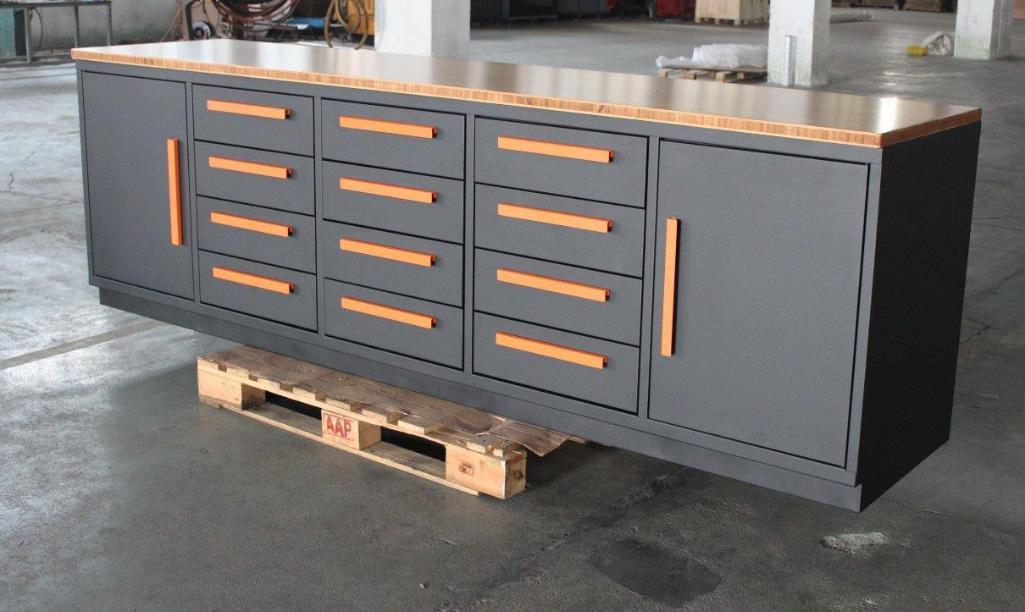 10' HEAVY DUTY WORK BENCH