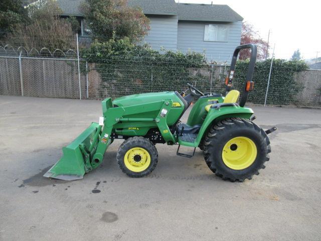 2014 JOHN DEERE 3038E 4X4 TRACTOR W/FRONT LOADER