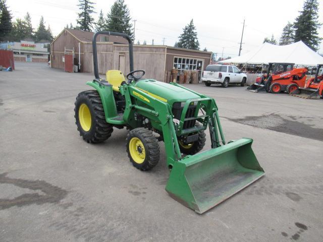 2014 JOHN DEERE 3032E 4X4 TRACTOR W/FRONT LOADER