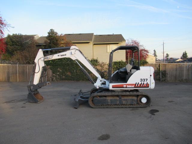 BOBCAT 337 EXCAVATOR