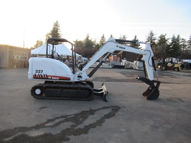 BOBCAT 337 EXCAVATOR