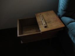 END TABLE W/ HINGED TOP