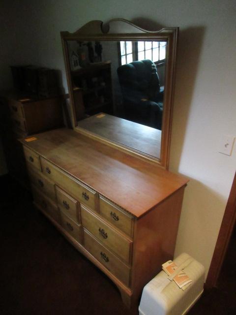 DRESSER W/MIRROR