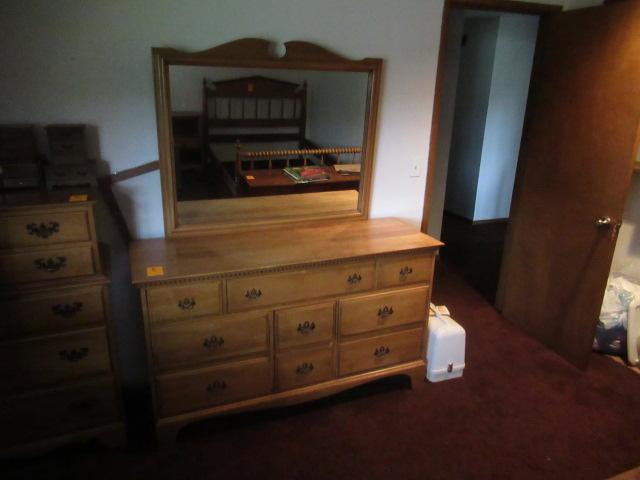 DRESSER W/MIRROR