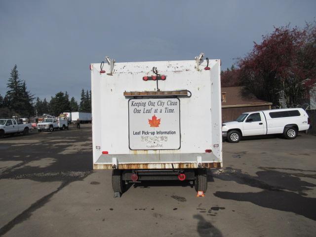 2000 AMERICAN ROAD AL-17 TOWABLE LEAF VACUUM