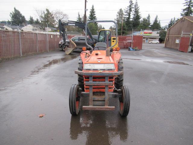 KUBOTA L2350F TRACTOR