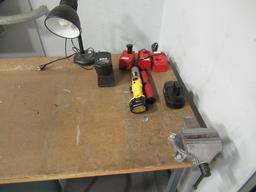 METAL WORK STATION W/WOOD TOP & VISE