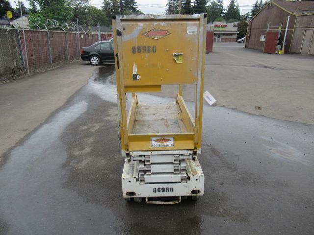 CUSTOM EQUIPMENT HB-1030 SCISSOR LIFT