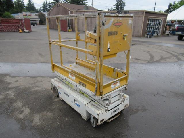 CUSTOM EQUIPMENT HB-1030 SCISSOR LIFT