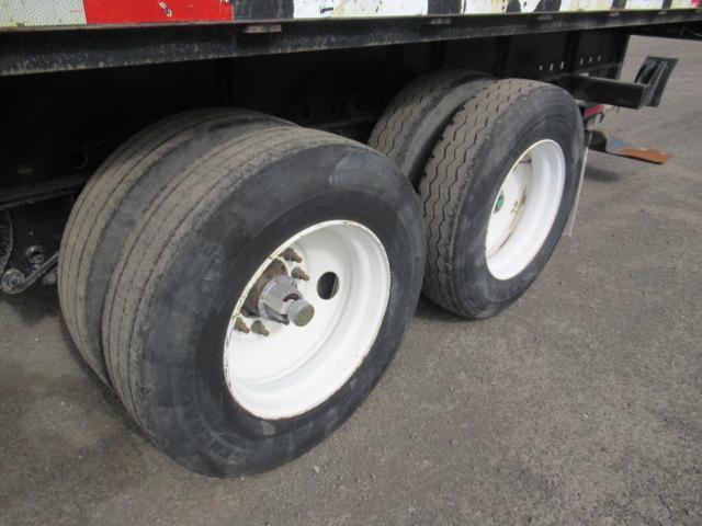 2004 CLARK 48' FLATBED TRAILER W/ PIGGY BACK FORKLIFT KIT