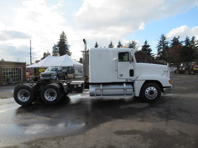 2000 FREIGHTLINER FLD120 OVER THE ROAD TRACTOR