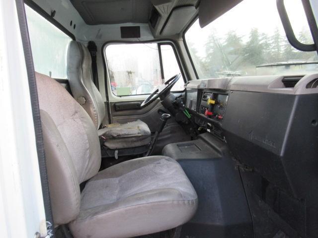 2003 INTERNATIONAL 8100 DAY CAB TRACTOR