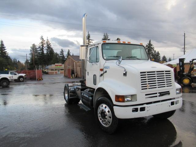 2003 INTERNATIONAL 8100 DAY CAB TRACTOR