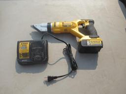 DEWALT SHEAR DCS494 W/BATTERY & CHARGER