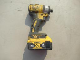 DEWALT IMPACT DCF887 W/(2) BATTERIES & CHARGER