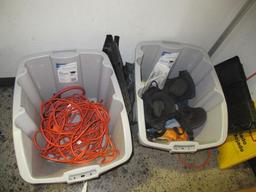 PLASTIC TOTE W/EXTENSION CORDS