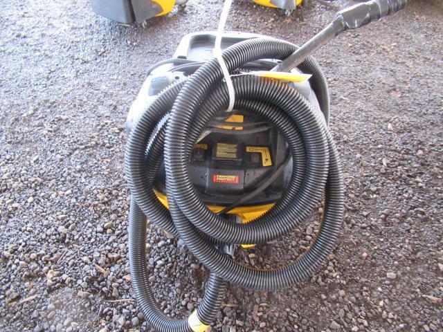 DEWALT ELECTRIC WET/DRY VAC