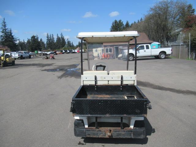 YAMAHA GAS POWERED GOLF CART