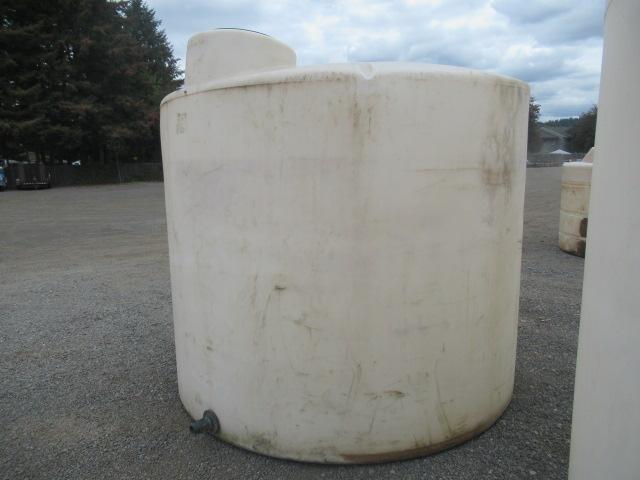 2500 US GALLON POLY LIQUID STORAGE TANK