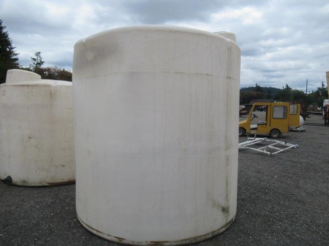 3000 US GALLON POLY LIQUID STORAGE TANK