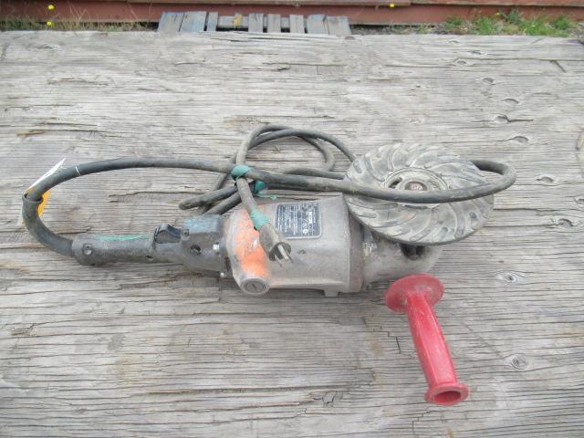 BLACK & DECKER 4075 ELECTRIC 7'' / 9'' ANGLE SANDER