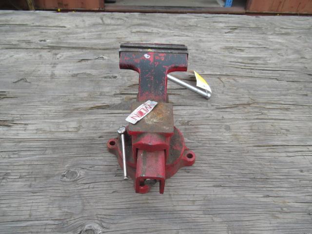 WILTON 5 1/2'' BENCH VISE