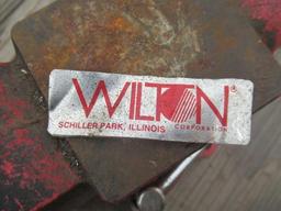 WILTON 5 1/2'' BENCH VISE