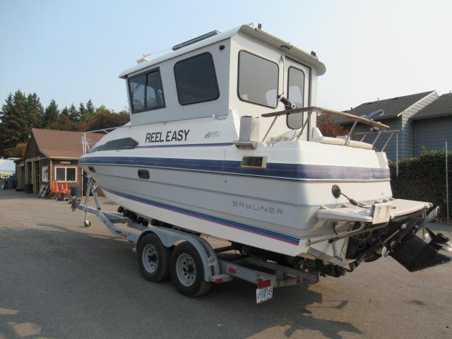 1989 BAYLINER SUNBRIDGE 2450 BOAT W/ CUSTOM ALUMINUM ENCLOSURE