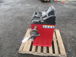 TMG INDUSTRIAL WB24 HEAVY DUTY WHEEL BALANCER