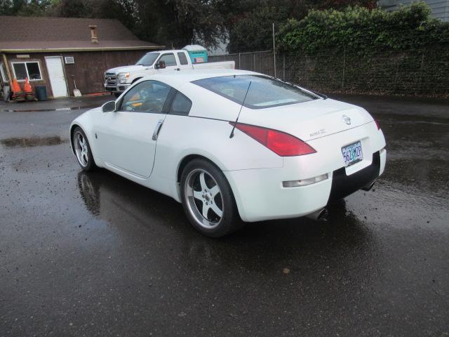 2004 NISSAN 350Z