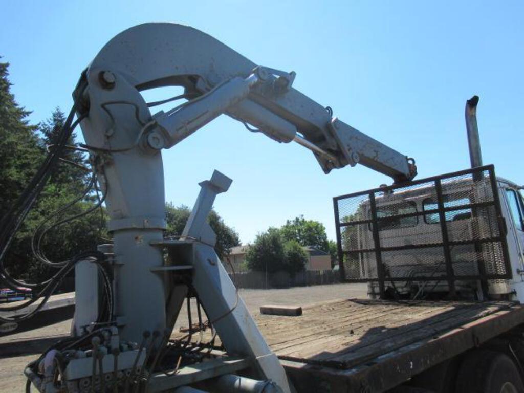 1986 FREIGHTLINER FLC112 CRANE TRUCK