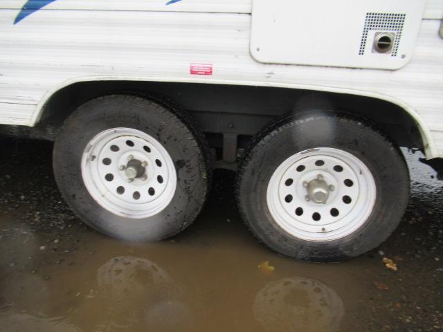 2002 NATIONAL SPLASH CAMPER TRAILER