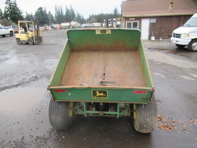 JOHN DEERE AMT622 GATOR