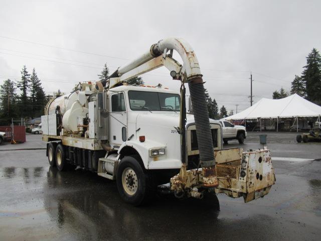 1996 FREIGHTLINER VAC-CON TRUCK